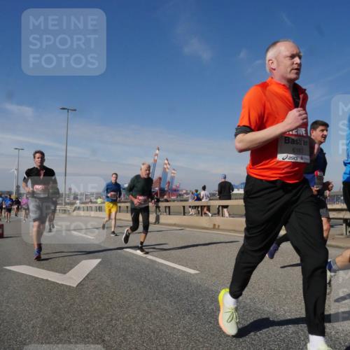 03.10.2025 - Köhlbrandbrückenlauf Matties Gatica Varas http://msf.ph/oto/8991138 03.10.2025 12:41:51 Position 2 6163, 44 meine-sportfotos.de