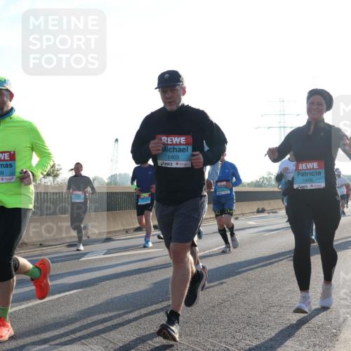 03.10.2025 - Köhlbrandbrückenlauf Luisa Fischer http://msf.ph/oto/8991139 03.10.2025 10:15:55 Position 3 1409, 1403, 1496 meine-sportfotos.de