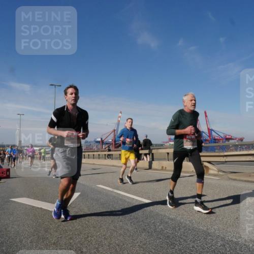 03.10.2025 - Köhlbrandbrückenlauf Matties Gatica Varas http://msf.ph/oto/8991150 03.10.2025 12:41:52 Position 2 413 meine-sportfotos.de