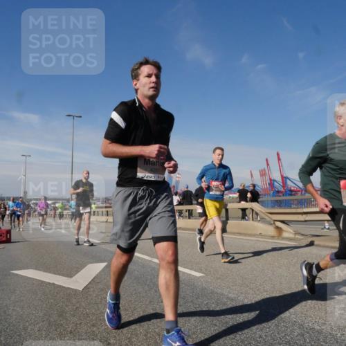 03.10.2025 - Köhlbrandbrückenlauf Matties Gatica Varas http://msf.ph/oto/8991154 03.10.2025 12:41:52 Position 2 4287, 41 meine-sportfotos.de