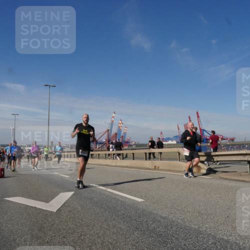 03.10.2025 - Köhlbrandbrückenlauf Matties Gatica Varas http://msf.ph/oto/8991160 03.10.2025 12:41:54 Position 2  meine-sportfotos.de