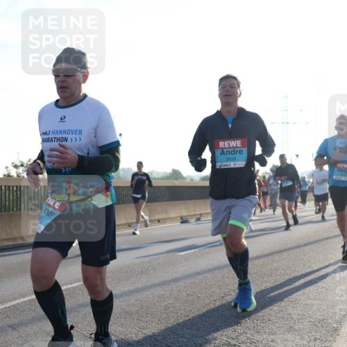 03.10.2025 - Köhlbrandbrückenlauf Luisa Fischer http://msf.ph/oto/8991165 03.10.2025 10:15:57 Position 3 302, 30, 3656 meine-sportfotos.de