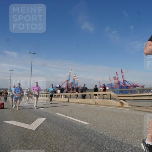 03.10.2025 - Köhlbrandbrückenlauf Matties Gatica Varas http://msf.ph/oto/8991177 03.10.2025 12:41:55 Position 2  meine-sportfotos.de