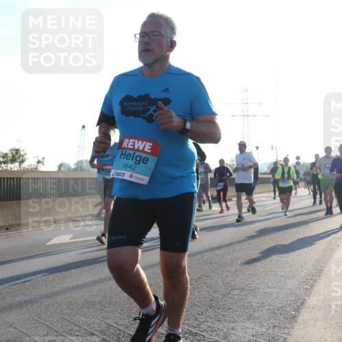 03.10.2025 - Köhlbrandbrückenlauf Luisa Fischer http://msf.ph/oto/8991183 03.10.2025 10:15:59 Position 3 1642 meine-sportfotos.de