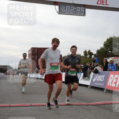 03.10.2025 - Köhlbrandbrückenlauf Yannick Fuchs http://msf.ph/oto/8991186 03.10.2025 16:02:37 Ziel 7102, 7219, 7280, 7411, 8784, 8786 meine-sportfotos.de