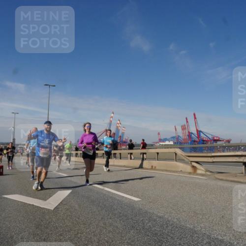 03.10.2025 - Köhlbrandbrückenlauf Matties Gatica Varas http://msf.ph/oto/8991190 03.10.2025 12:41:57 Position 2  meine-sportfotos.de