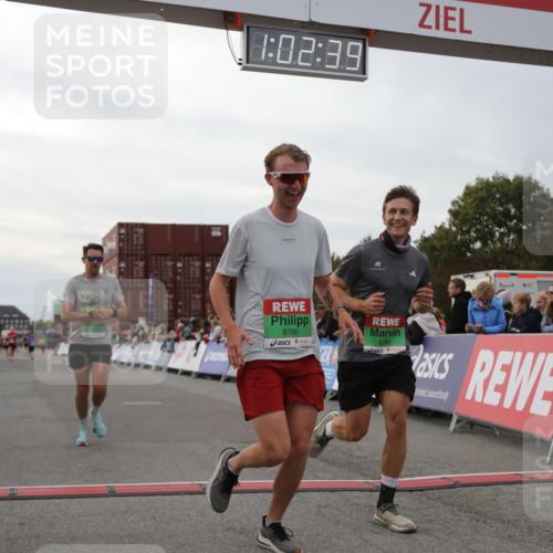 03.10.2025 - Köhlbrandbrückenlauf Yannick Fuchs http://msf.ph/oto/8991195 03.10.2025 16:02:38 Ziel 7102, 7280, 7411, 8784, 8786 meine-sportfotos.de