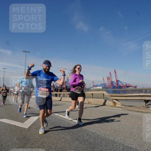 03.10.2025 - Köhlbrandbrückenlauf Matties Gatica Varas http://msf.ph/oto/8991198 03.10.2025 12:41:58 Position 2 6719 meine-sportfotos.de