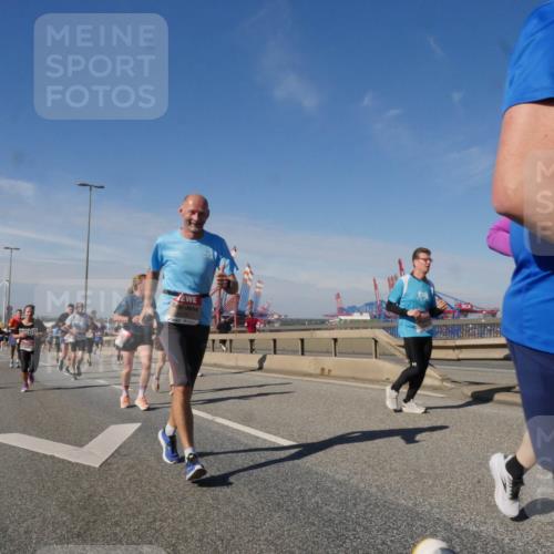 03.10.2025 - Köhlbrandbrückenlauf Matties Gatica Varas http://msf.ph/oto/8991206 03.10.2025 12:41:59 Position 2 4175 meine-sportfotos.de