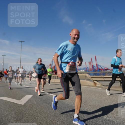 03.10.2025 - Köhlbrandbrückenlauf Matties Gatica Varas http://msf.ph/oto/8991210 03.10.2025 12:41:59 Position 2 4175 meine-sportfotos.de