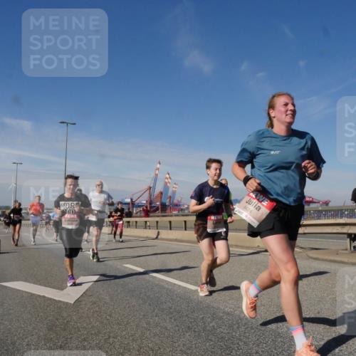 03.10.2025 - Köhlbrandbrückenlauf Matties Gatica Varas http://msf.ph/oto/8991221 03.10.2025 12:42:01 Position 2 6424 meine-sportfotos.de
