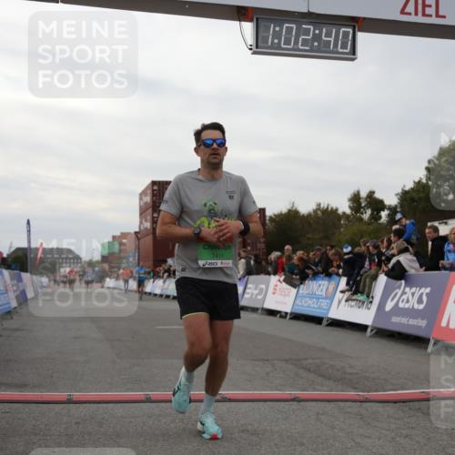 03.10.2025 - Köhlbrandbrückenlauf Yannick Fuchs http://msf.ph/oto/8991222 03.10.2025 16:02:39 Ziel 7102, 7411, 8784, 8786, 9595, 9670 meine-sportfotos.de