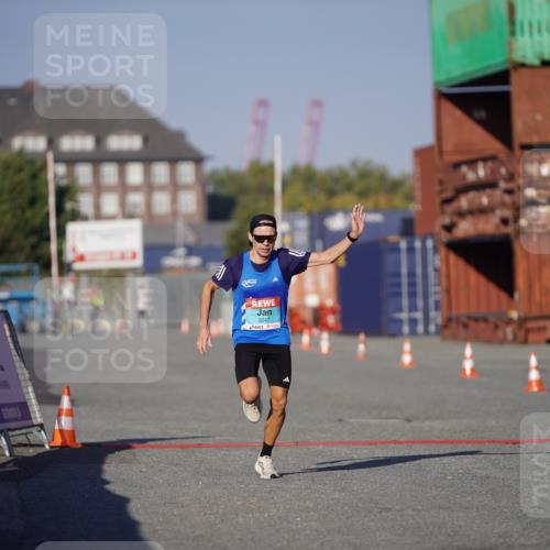 03.10.2025 - Köhlbrandbrückenlauf Michael Burmester http://msf.ph/oto/8991230 03.10.2025 09:43:49 Ziel 3247 meine-sportfotos.de