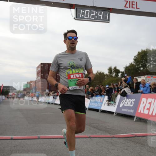 03.10.2025 - Köhlbrandbrückenlauf Yannick Fuchs http://msf.ph/oto/8991233 03.10.2025 16:02:39 Ziel 7102, 7411, 8784, 8786, 9595, 9670 meine-sportfotos.de