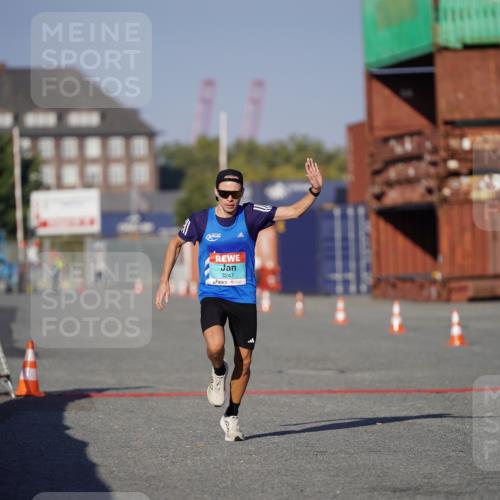 03.10.2025 - Köhlbrandbrückenlauf Michael Burmester http://msf.ph/oto/8991235 03.10.2025 09:43:50 Ziel 3247 meine-sportfotos.de