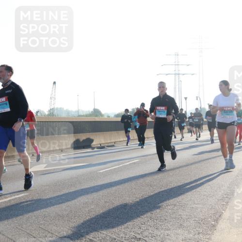 03.10.2025 - Köhlbrandbrückenlauf Luisa Fischer http://msf.ph/oto/8991236 03.10.2025 10:16:03 Position 3 1401 meine-sportfotos.de