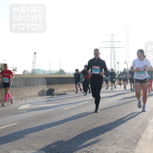 03.10.2025 - Köhlbrandbrückenlauf Luisa Fischer http://msf.ph/oto/8991237 03.10.2025 10:16:03 Position 3 1660, 1401, 1 meine-sportfotos.de