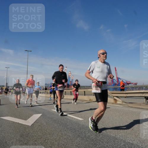 03.10.2025 - Köhlbrandbrückenlauf Matties Gatica Varas http://msf.ph/oto/8991238 03.10.2025 12:42:03 Position 2 361, 5959 meine-sportfotos.de