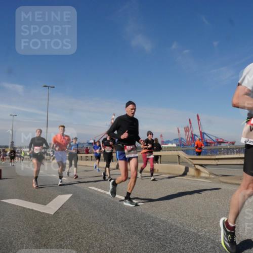03.10.2025 - Köhlbrandbrückenlauf Matties Gatica Varas http://msf.ph/oto/8991242 03.10.2025 12:42:03 Position 2 1361, 5959 meine-sportfotos.de