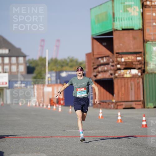 03.10.2025 - Köhlbrandbrückenlauf Michael Burmester http://msf.ph/oto/8991251 03.10.2025 09:44:27 Ziel  meine-sportfotos.de