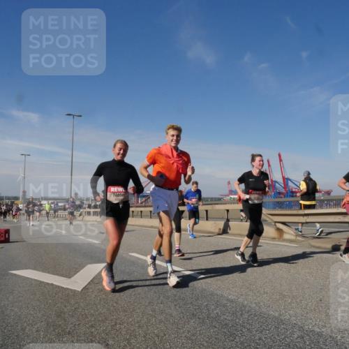 03.10.2025 - Köhlbrandbrückenlauf Matties Gatica Varas http://msf.ph/oto/8991254 03.10.2025 12:42:05 Position 2 4161, 2022 meine-sportfotos.de