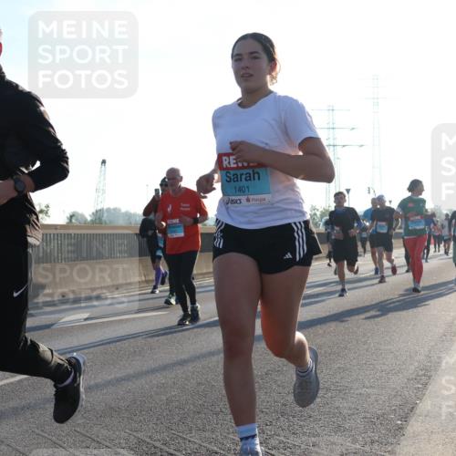 03.10.2025 - Köhlbrandbrückenlauf Luisa Fischer http://msf.ph/oto/8991256 03.10.2025 10:16:05 Position 3 1397, 1401, 1 meine-sportfotos.de
