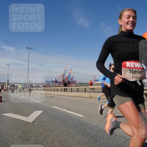 03.10.2025 - Köhlbrandbrückenlauf Matties Gatica Varas http://msf.ph/oto/8991263 03.10.2025 12:42:06 Position 2 4161 meine-sportfotos.de