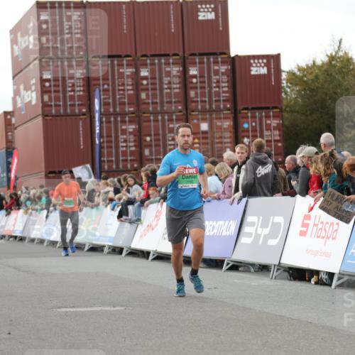 03.10.2025 - Köhlbrandbrückenlauf Yannick Fuchs http://msf.ph/oto/8991264 03.10.2025 16:02:43 Ziel 7099, 7102, 7180, 7277, 8048, 9511, 9595, 9670 meine-sportfotos.de