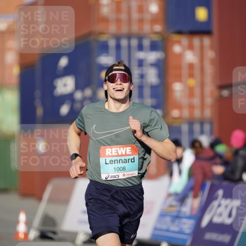 03.10.2025 - Köhlbrandbrückenlauf Michael Burmester http://msf.ph/oto/8991274 03.10.2025 09:44:31 Ziel 1008 meine-sportfotos.de