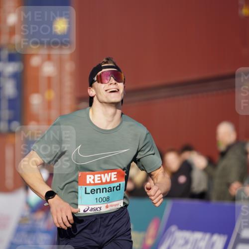 03.10.2025 - Köhlbrandbrückenlauf Michael Burmester http://msf.ph/oto/8991284 03.10.2025 09:44:31 Ziel 1008 meine-sportfotos.de
