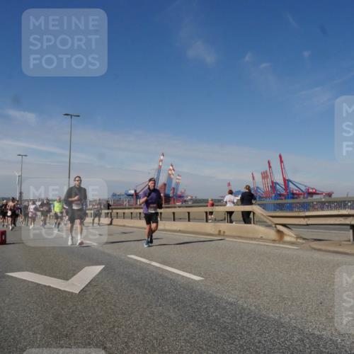 03.10.2025 - Köhlbrandbrückenlauf Matties Gatica Varas http://msf.ph/oto/8991299 03.10.2025 12:42:10 Position 2  meine-sportfotos.de