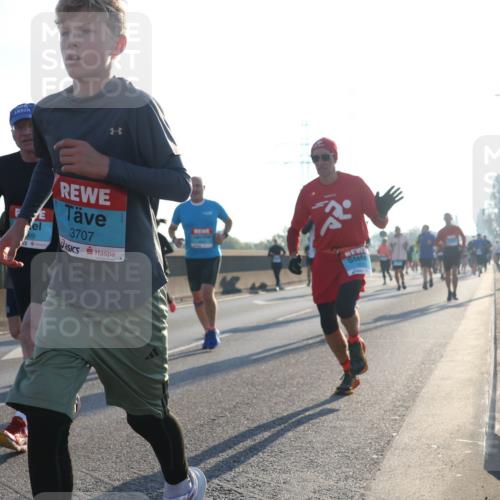 03.10.2025 - Köhlbrandbrückenlauf Luisa Fischer http://msf.ph/oto/8991303 03.10.2025 10:16:09 Position 3 3707 meine-sportfotos.de