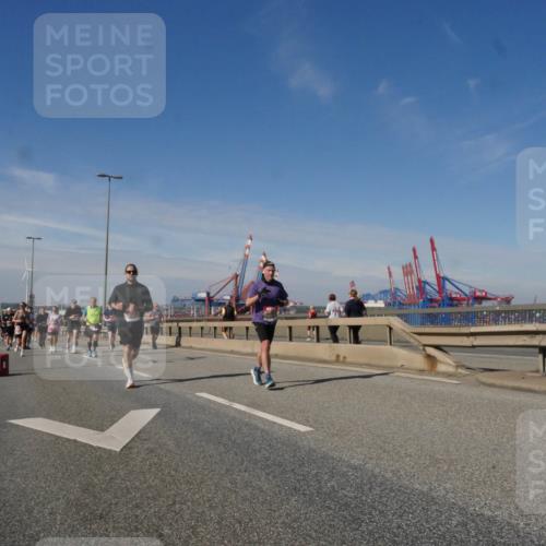 03.10.2025 - Köhlbrandbrückenlauf Matties Gatica Varas http://msf.ph/oto/8991304 03.10.2025 12:42:10 Position 2  meine-sportfotos.de