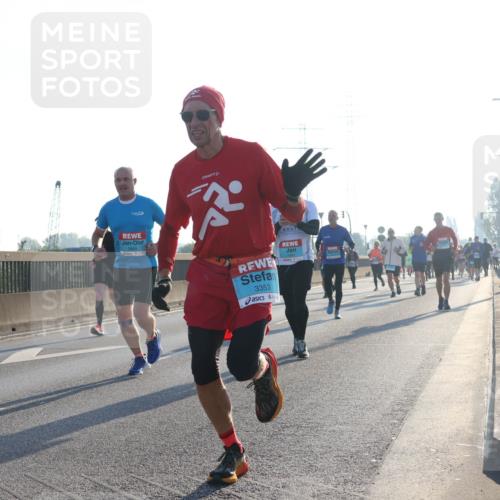 03.10.2025 - Köhlbrandbrückenlauf Luisa Fischer http://msf.ph/oto/8991310 03.10.2025 10:16:10 Position 3 3353 meine-sportfotos.de