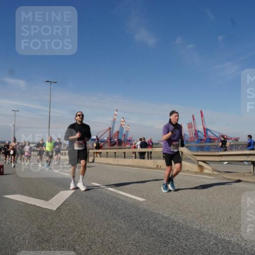 03.10.2025 - Köhlbrandbrückenlauf Matties Gatica Varas http://msf.ph/oto/8991312 03.10.2025 12:42:11 Position 2 118 meine-sportfotos.de