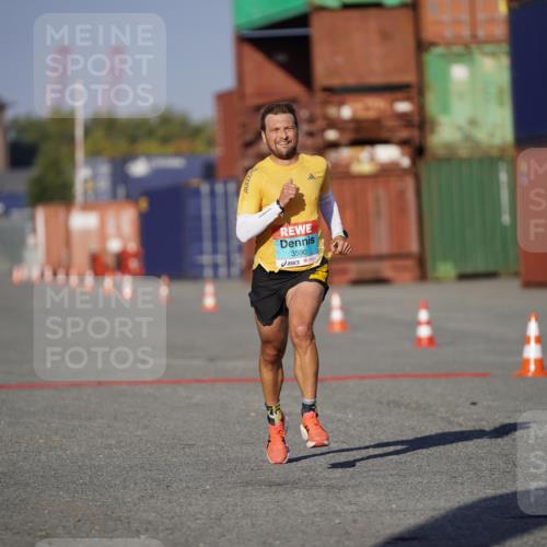 03.10.2025 - Köhlbrandbrückenlauf Michael Burmester http://msf.ph/oto/8991313 03.10.2025 09:45:04 Ziel 3590 meine-sportfotos.de
