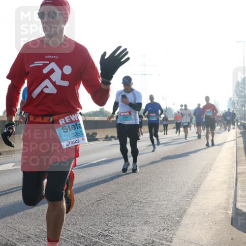03.10.2025 - Köhlbrandbrückenlauf Luisa Fischer http://msf.ph/oto/8991314 03.10.2025 10:16:10 Position 3 3353 meine-sportfotos.de