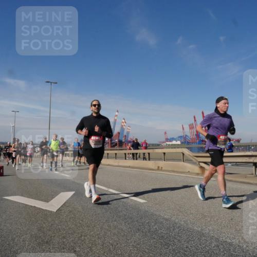 03.10.2025 - Köhlbrandbrückenlauf Matties Gatica Varas http://msf.ph/oto/8991316 03.10.2025 12:42:12 Position 2  meine-sportfotos.de