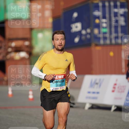 03.10.2025 - Köhlbrandbrückenlauf Michael Burmester http://msf.ph/oto/8991318 03.10.2025 09:45:05 Ziel 3590 meine-sportfotos.de