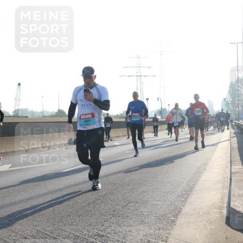 03.10.2025 - Köhlbrandbrückenlauf Luisa Fischer http://msf.ph/oto/8991323 03.10.2025 10:16:11 Position 3 3459, 1491, 1 meine-sportfotos.de
