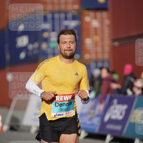 03.10.2025 - Köhlbrandbrückenlauf Michael Burmester http://msf.ph/oto/8991325 03.10.2025 09:45:06 Ziel 3590 meine-sportfotos.de
