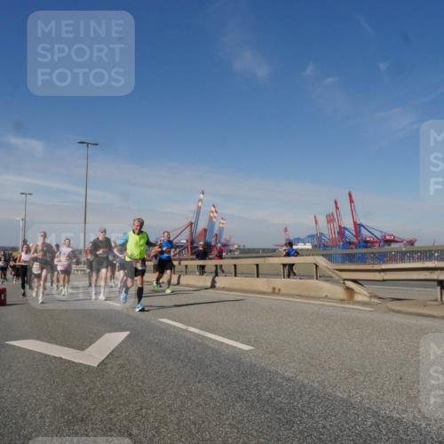 03.10.2025 - Köhlbrandbrückenlauf Matties Gatica Varas http://msf.ph/oto/8991329 03.10.2025 12:42:13 Position 2 118 meine-sportfotos.de