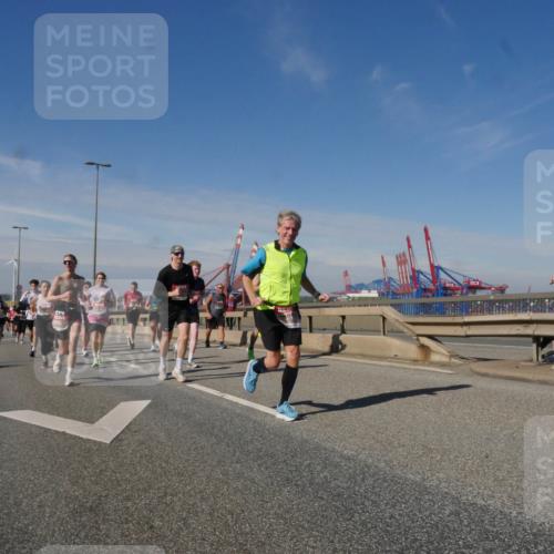 03.10.2025 - Köhlbrandbrückenlauf Matties Gatica Varas http://msf.ph/oto/8991341 03.10.2025 12:42:15 Position 2  meine-sportfotos.de