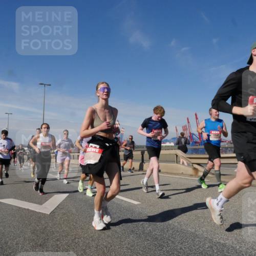03.10.2025 - Köhlbrandbrückenlauf Matties Gatica Varas http://msf.ph/oto/8991358 03.10.2025 12:42:17 Position 2 4494 meine-sportfotos.de