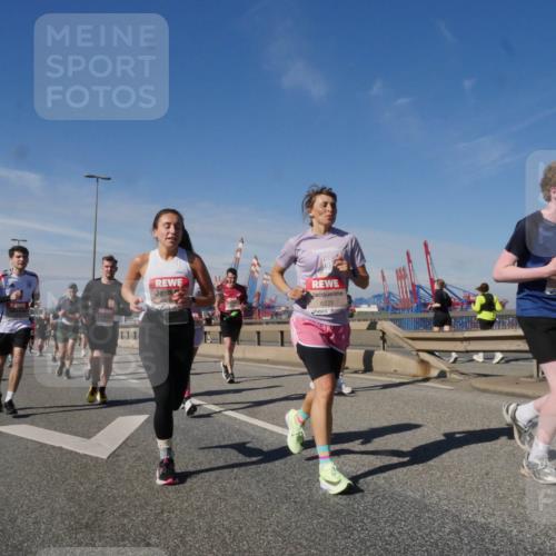 03.10.2025 - Köhlbrandbrückenlauf Matties Gatica Varas http://msf.ph/oto/8991366 03.10.2025 12:42:18 Position 2 6222 meine-sportfotos.de