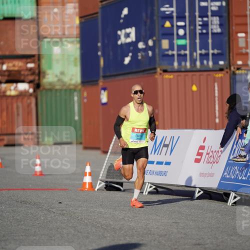 03.10.2025 - Köhlbrandbrückenlauf Michael Burmester http://msf.ph/oto/8991368 03.10.2025 09:46:22 Ziel 3807 meine-sportfotos.de