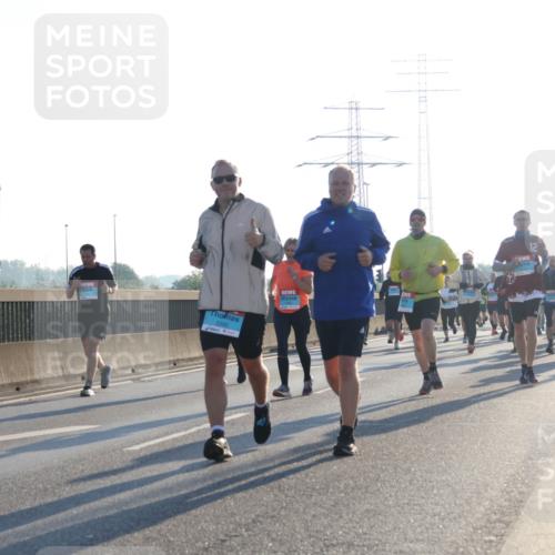 03.10.2025 - Köhlbrandbrückenlauf Luisa Fischer http://msf.ph/oto/8991369 03.10.2025 10:16:16 Position 3 1375, 3392, 12, 1 meine-sportfotos.de
