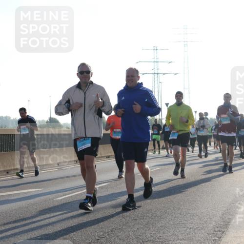 03.10.2025 - Köhlbrandbrückenlauf Luisa Fischer http://msf.ph/oto/8991373 03.10.2025 10:16:16 Position 3 1 meine-sportfotos.de