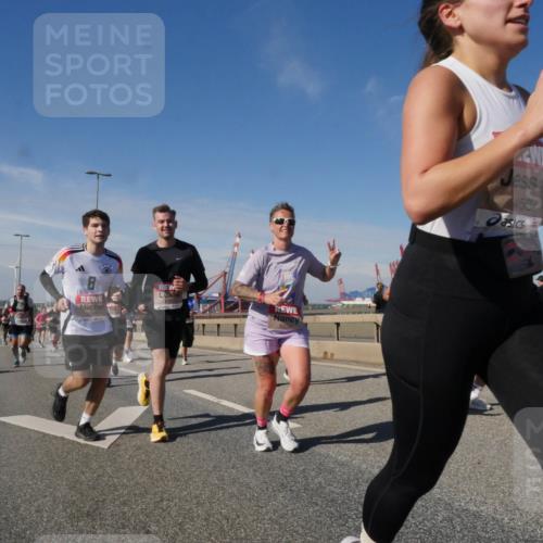 03.10.2025 - Köhlbrandbrückenlauf Matties Gatica Varas http://msf.ph/oto/8991374 03.10.2025 12:42:19 Position 2 6224, 4564 meine-sportfotos.de