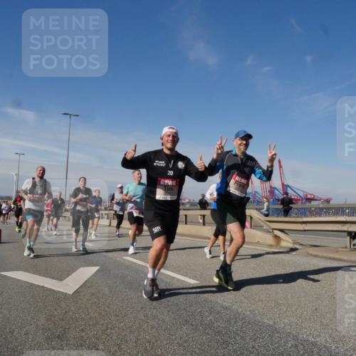 03.10.2025 - Köhlbrandbrückenlauf Matties Gatica Varas http://msf.ph/oto/8991391 03.10.2025 12:42:20 Position 2 20, 4057, 118 meine-sportfotos.de